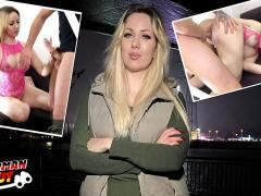 Vollbusige Tittengöre trägt beim Casting Dessous